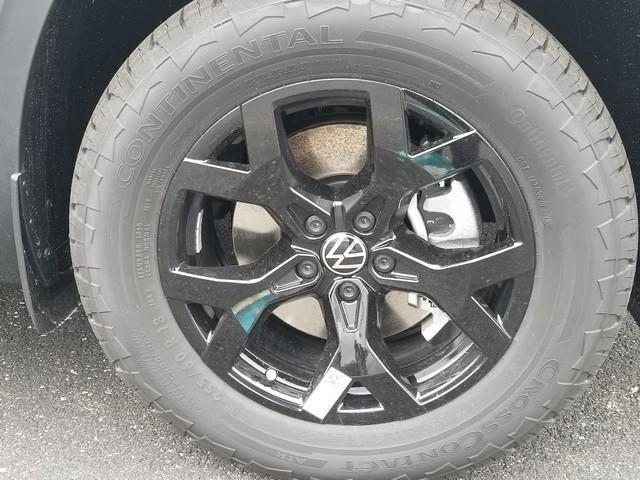 new 2025 Volkswagen Atlas car, priced at $48,880