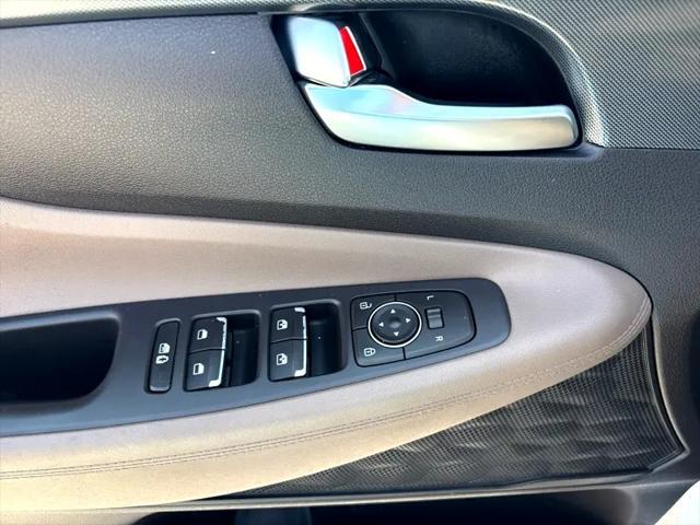 used 2021 Hyundai SANTA FE HEV car, priced at $24,850