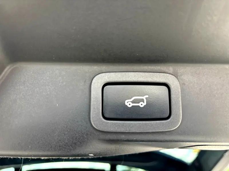 used 2019 Land Rover Range Rover Sport car, priced at $32,750