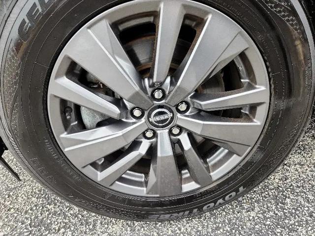 used 2022 Nissan Pathfinder car, priced at $24,900