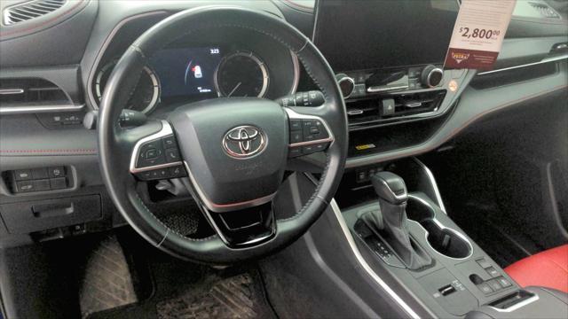 used 2023 Toyota Highlander car, priced at $38,995