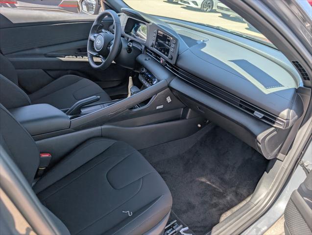 new 2025 Hyundai Santa Fe car, priced at $42,605