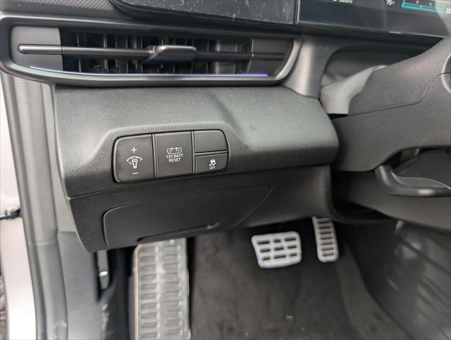 new 2025 Hyundai Elantra car, priced at $28,670