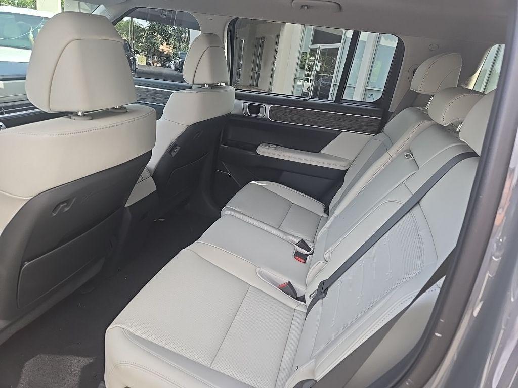 used 2025 Hyundai Santa Fe car, priced at $43,492