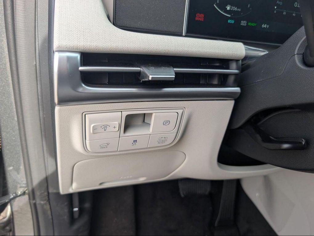 new 2025 Hyundai TUCSON Hybrid car, priced at $37,940