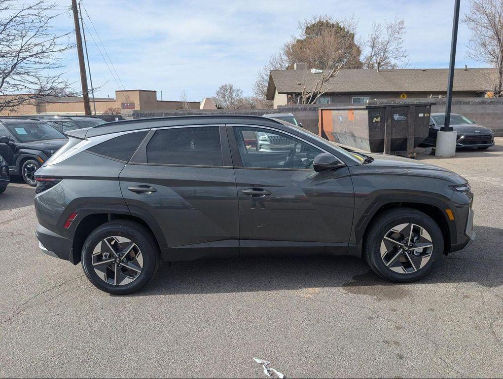 new 2025 Hyundai TUCSON Hybrid car, priced at $37,940