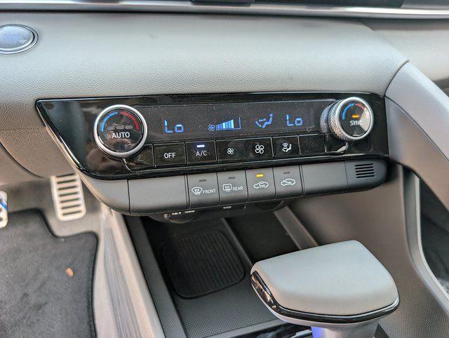 new 2025 Hyundai Elantra car, priced at $22,235