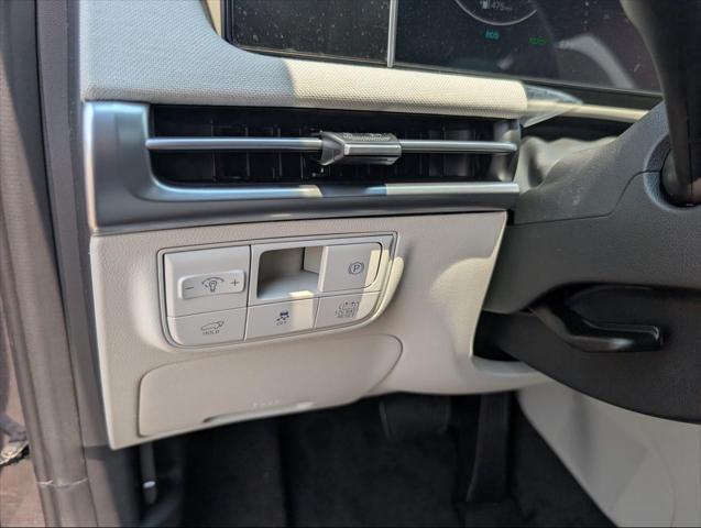 new 2025 Hyundai TUCSON Hybrid car, priced at $43,722