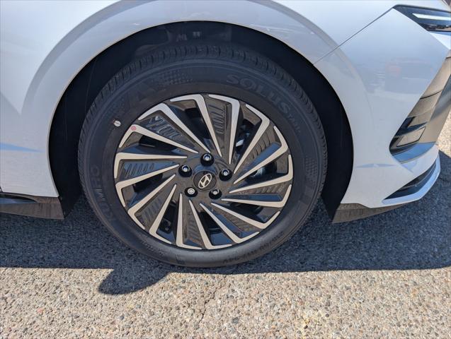 new 2025 Hyundai Sonata Hybrid car, priced at $33,100