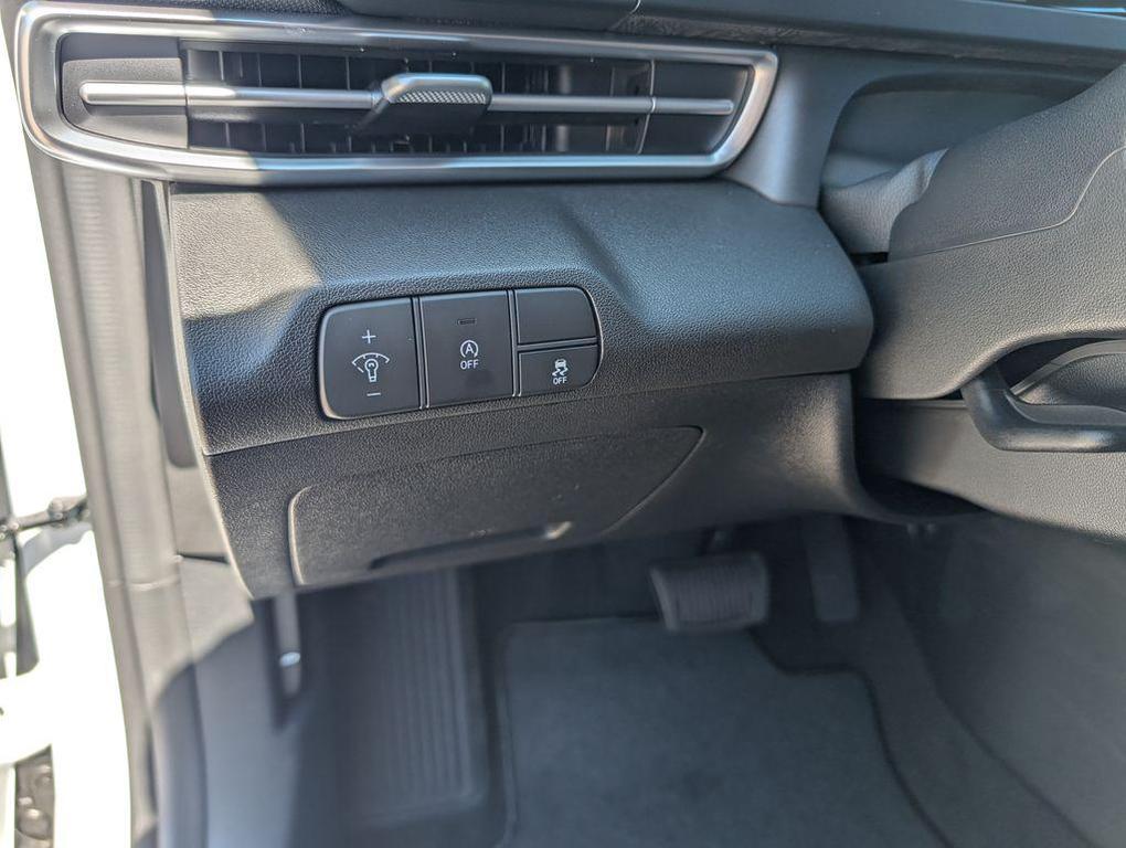 new 2025 Hyundai Elantra car, priced at $21,645