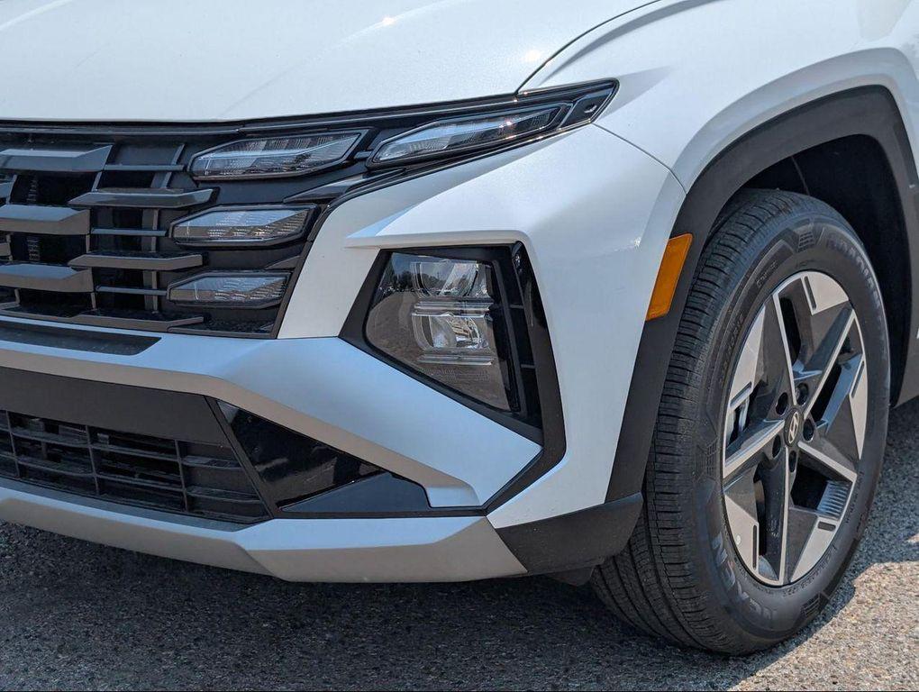 new 2025 Hyundai TUCSON Hybrid car, priced at $39,060