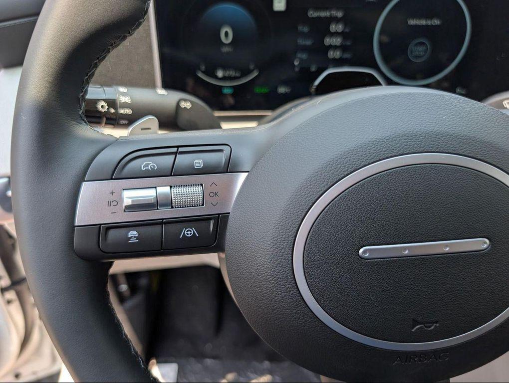 new 2025 Hyundai TUCSON Hybrid car, priced at $39,060