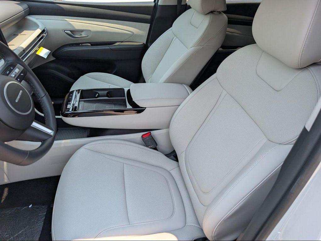 new 2025 Hyundai TUCSON Hybrid car, priced at $39,060