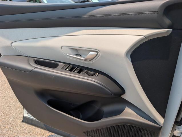 new 2025 Hyundai TUCSON Hybrid car, priced at $39,060