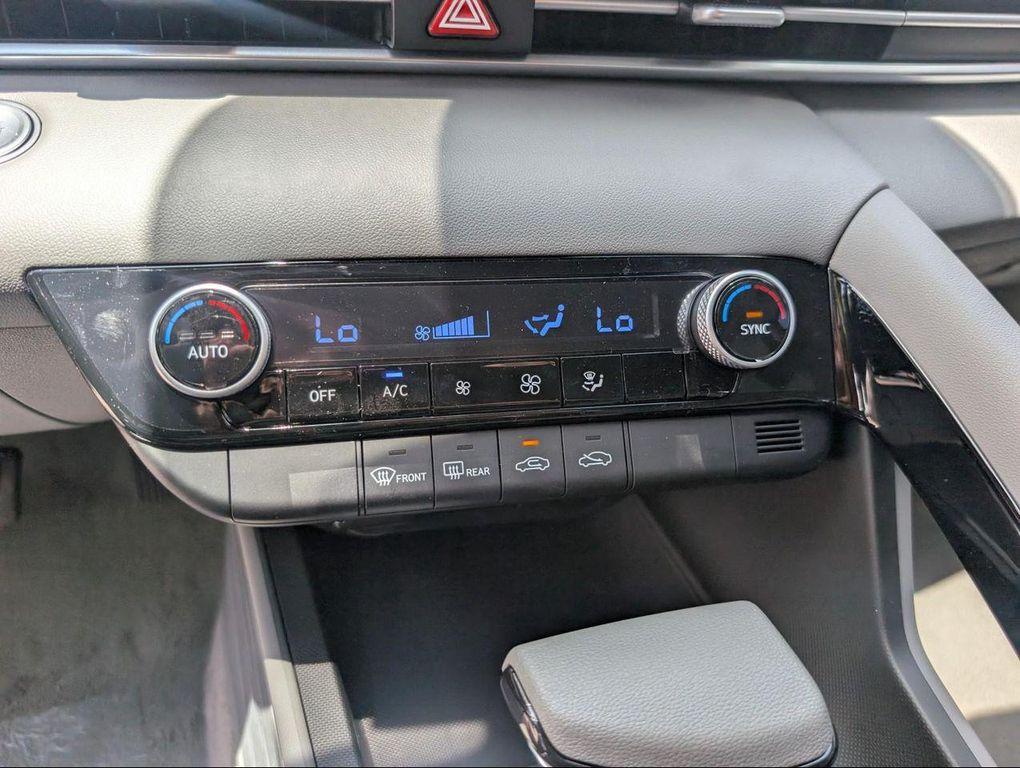new 2025 Hyundai ELANTRA HEV car, priced at $27,735