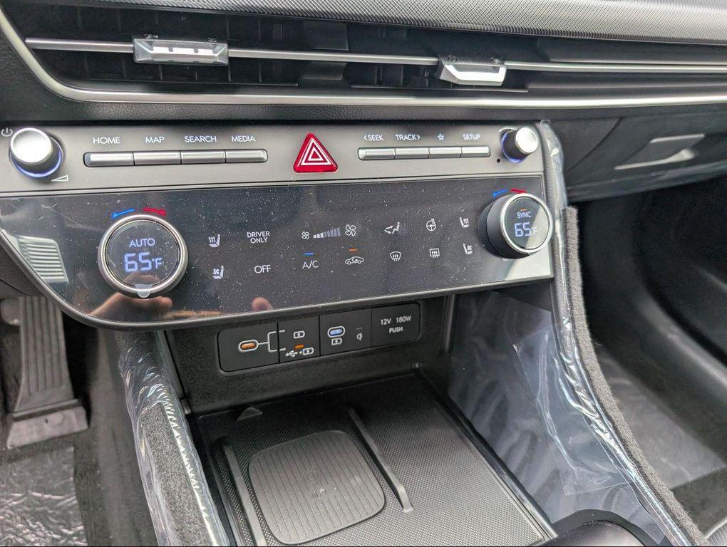 new 2025 Hyundai Sonata Hybrid car, priced at $38,950