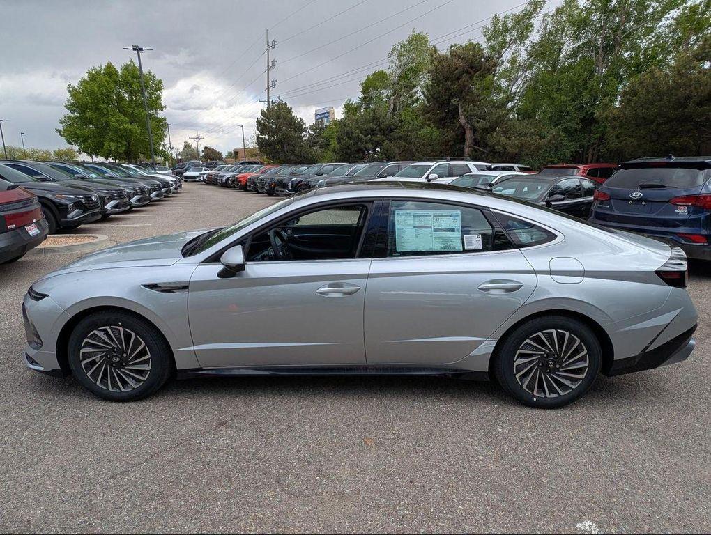 new 2025 Hyundai Sonata Hybrid car, priced at $38,950