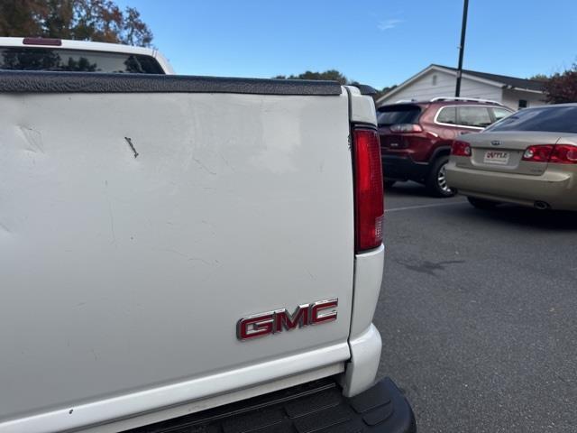 used 2002 GMC Sonoma car, priced at $7,995