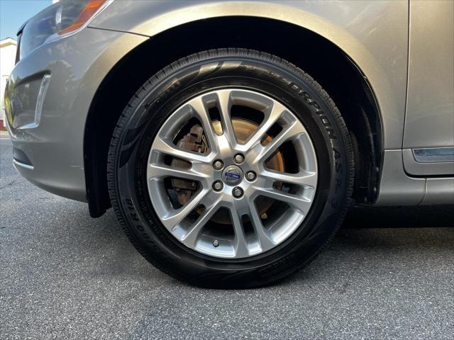 used 2015 Volvo XC60 car, priced at $9,995
