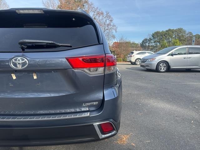 used 2019 Toyota Highlander car, priced at $28,995