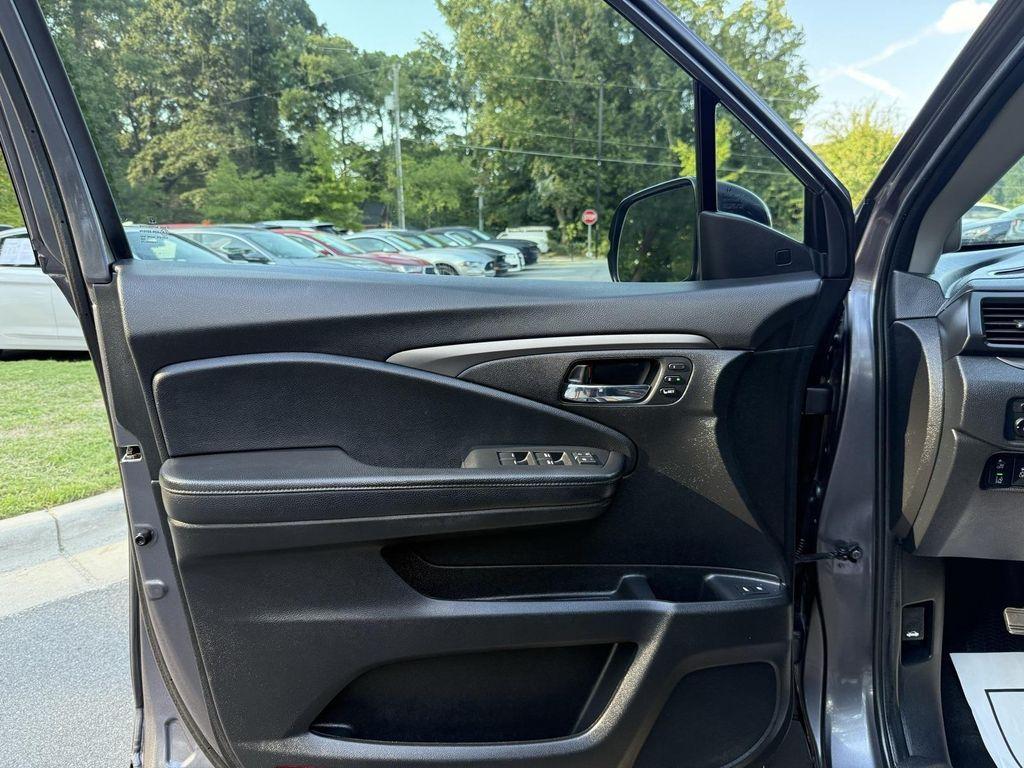 used 2021 Honda Pilot car, priced at $20,995