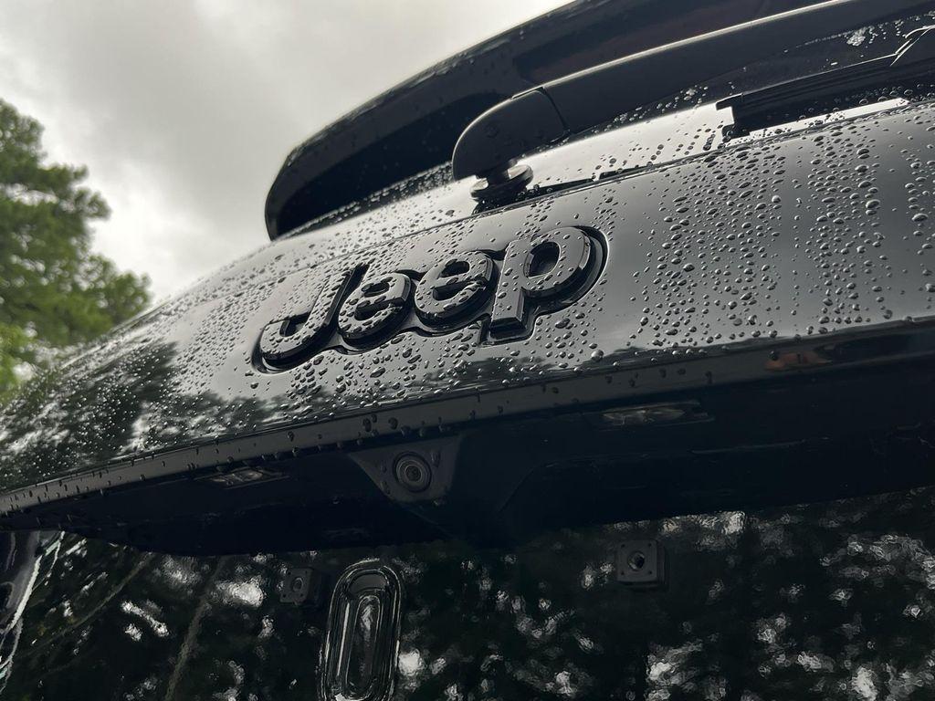used 2017 Jeep Grand Cherokee car, priced at $9,995