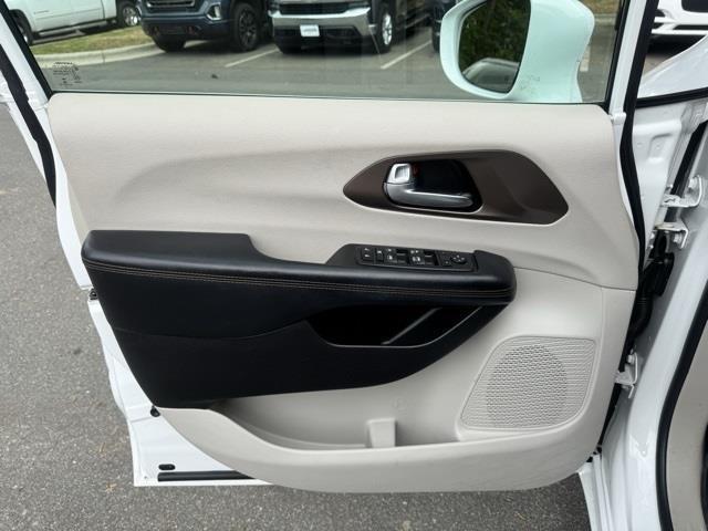 used 2017 Chrysler Pacifica car, priced at $11,995