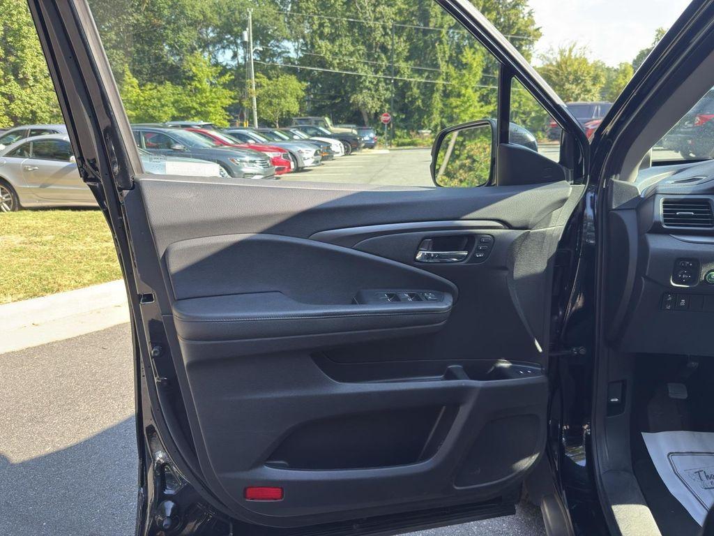 used 2021 Honda Pilot car, priced at $27,995