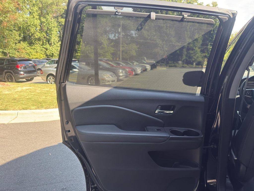 used 2021 Honda Pilot car, priced at $27,995