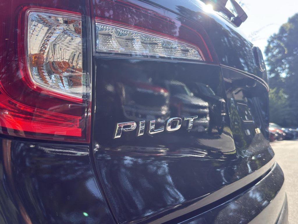 used 2021 Honda Pilot car, priced at $27,995