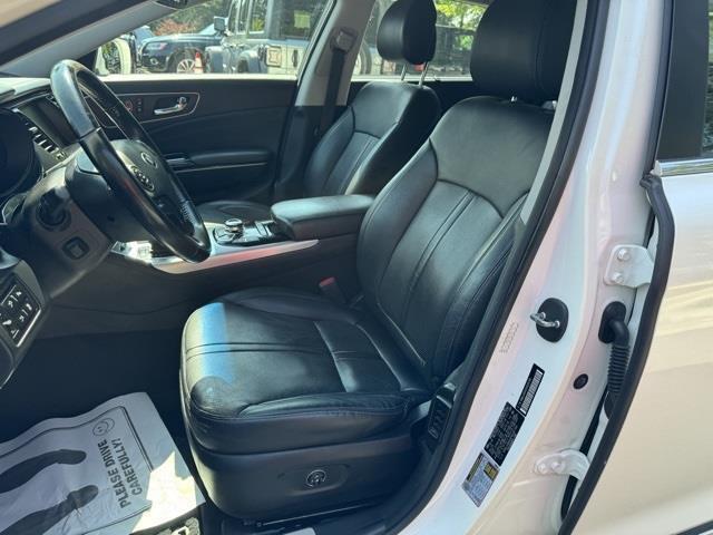 used 2015 Kia K900 car, priced at $12,995