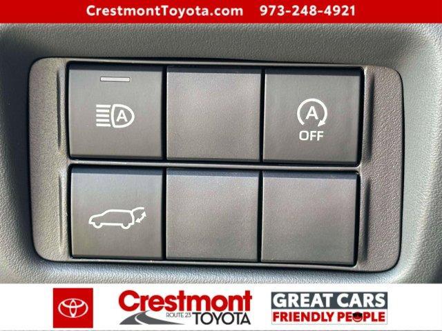 used 2025 Toyota Highlander car, priced at $43,988