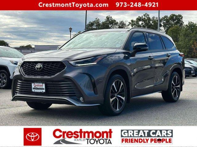 used 2022 Toyota Highlander car, priced at $39,488