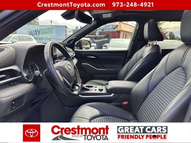 used 2022 Toyota Highlander car, priced at $39,488