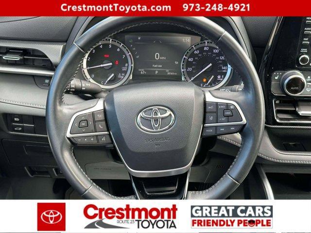 used 2022 Toyota Highlander car, priced at $39,488