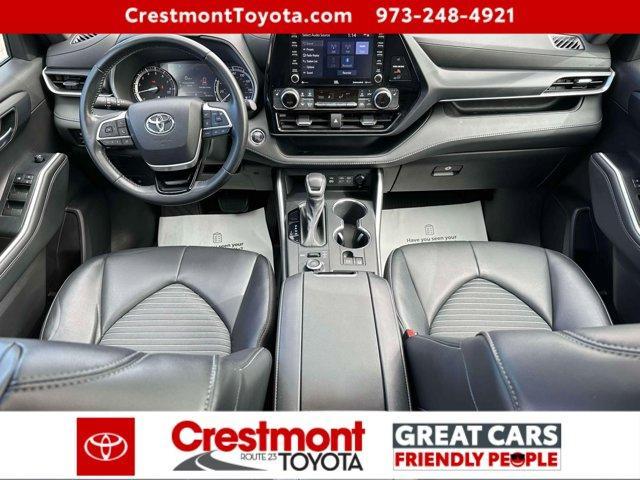 used 2022 Toyota Highlander car, priced at $39,488