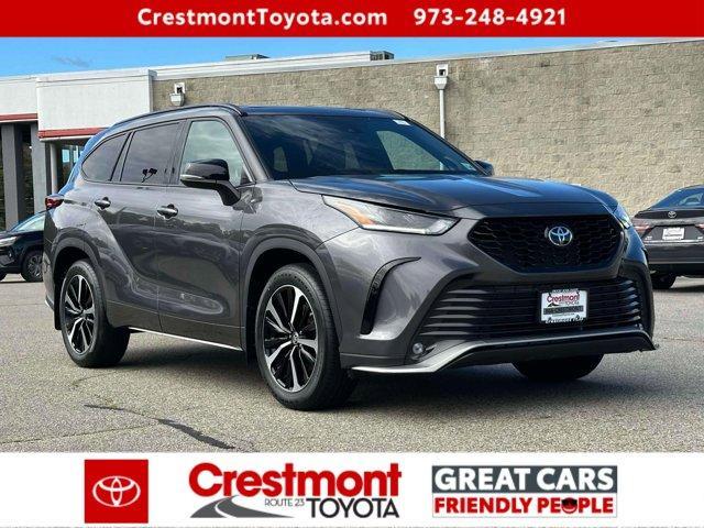 used 2022 Toyota Highlander car, priced at $39,488