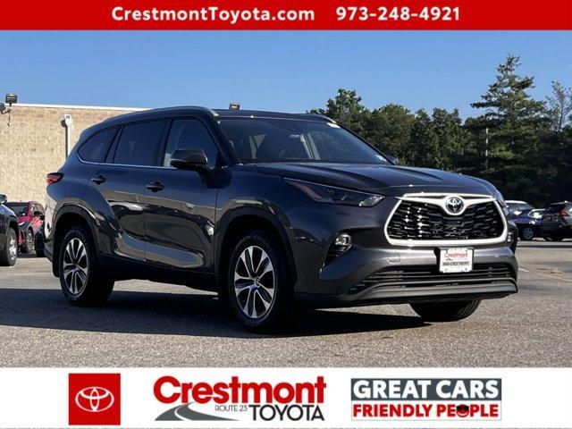 used 2023 Toyota Highlander car, priced at $39,488