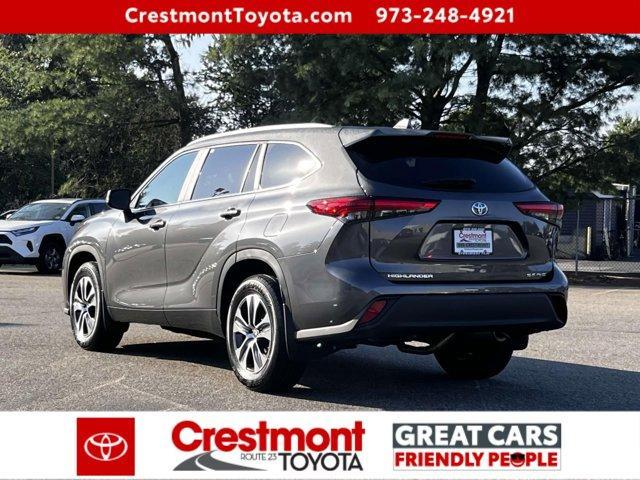 used 2023 Toyota Highlander car, priced at $39,488