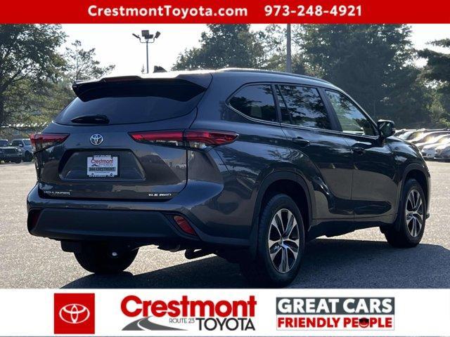 used 2023 Toyota Highlander car, priced at $39,488