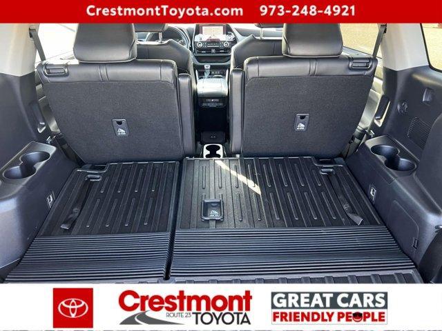 used 2023 Toyota Highlander car, priced at $39,488