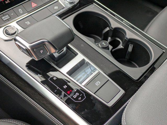 new 2025 Audi Q7 car, priced at $68,870