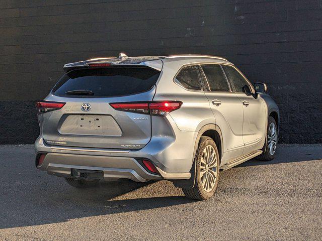 used 2022 Toyota Highlander Hybrid car, priced at $49,211