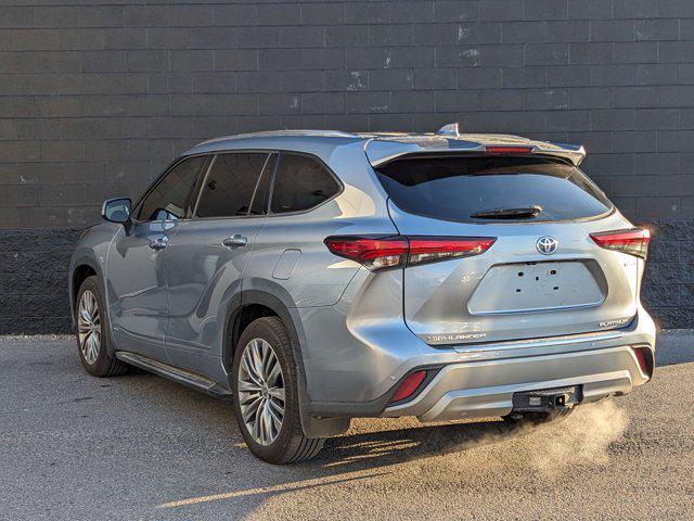 used 2022 Toyota Highlander Hybrid car, priced at $49,211