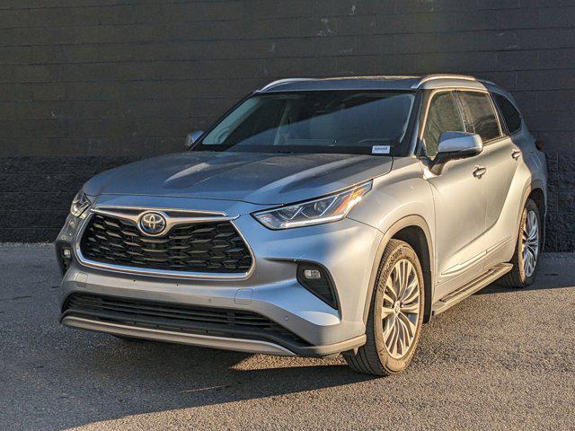 used 2022 Toyota Highlander Hybrid car, priced at $49,211