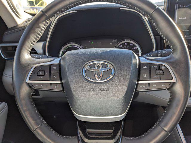 used 2022 Toyota Highlander Hybrid car, priced at $49,211