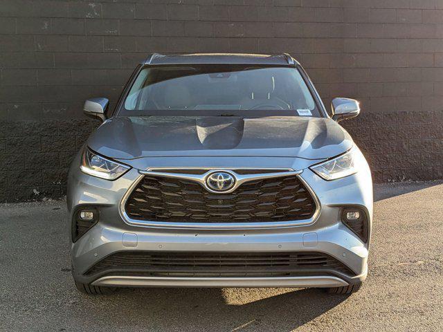 used 2022 Toyota Highlander Hybrid car, priced at $49,211