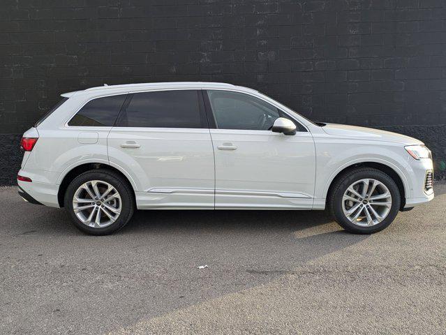 new 2025 Audi Q7 car, priced at $75,890