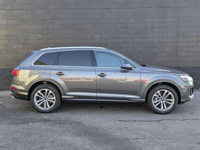 new 2025 Audi Q7 car, priced at $75,890