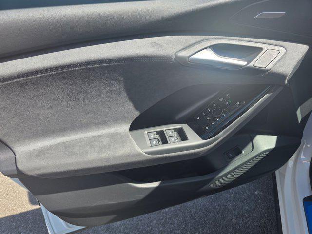new 2025 Audi SQ6 e-tron car, priced at $84,370